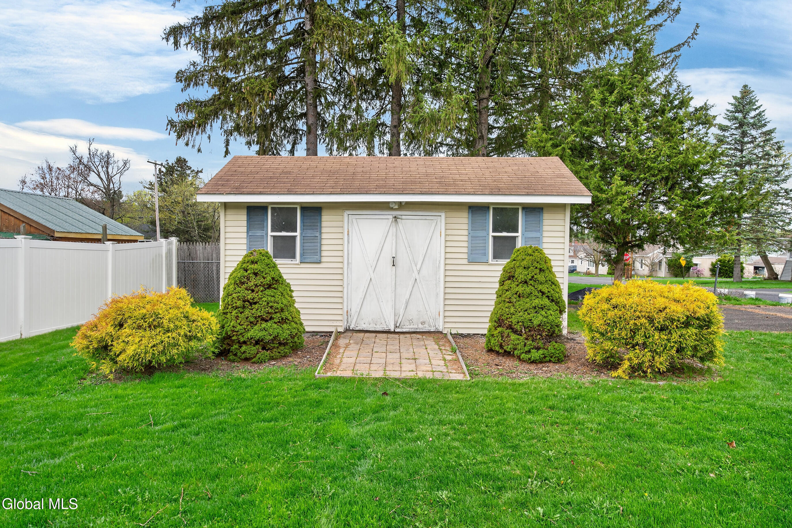 19 Wisconsin Avenue Rensselaer NY 12144