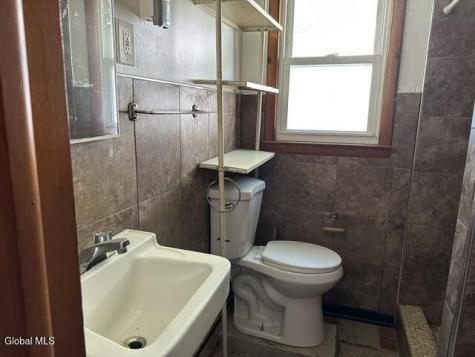 7 Madison Avenue Ravena NY 12143