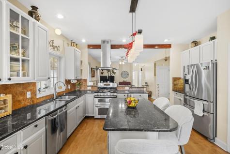 41 Utica Avenue Latham NY 12110