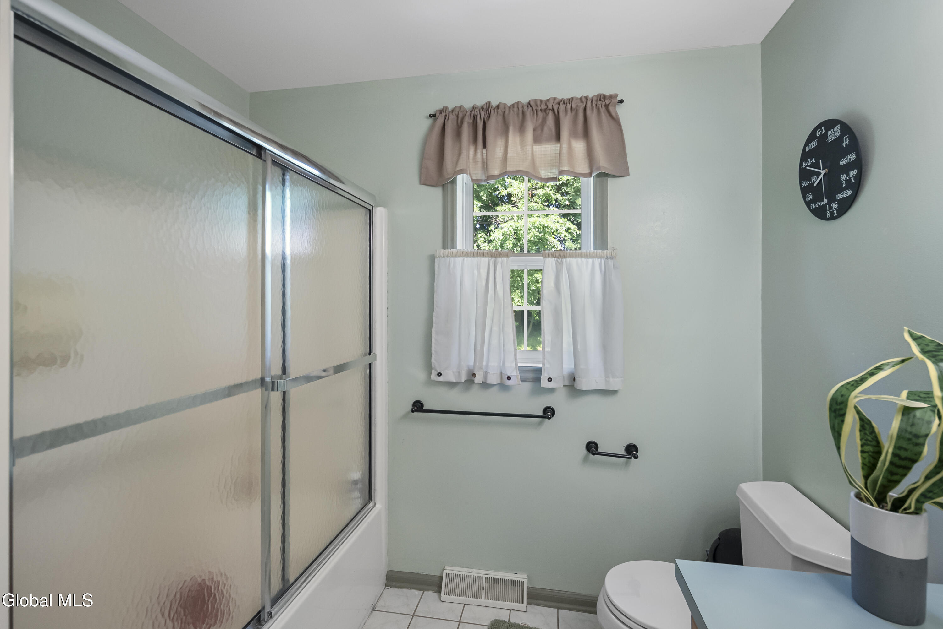41 Utica Avenue Latham NY 12110
