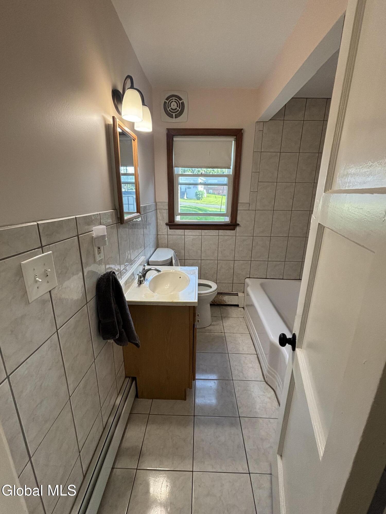 4 Neptune Street Rensselaer NY 12144