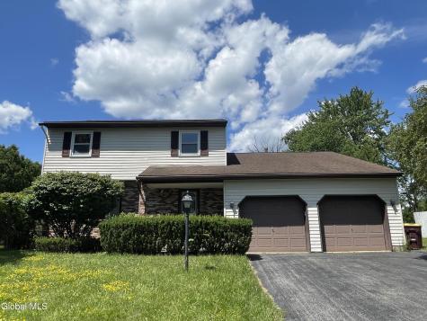 2 Brookside Court Colonie NY 12110
