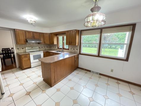 2 Brookside Court Colonie NY 12110