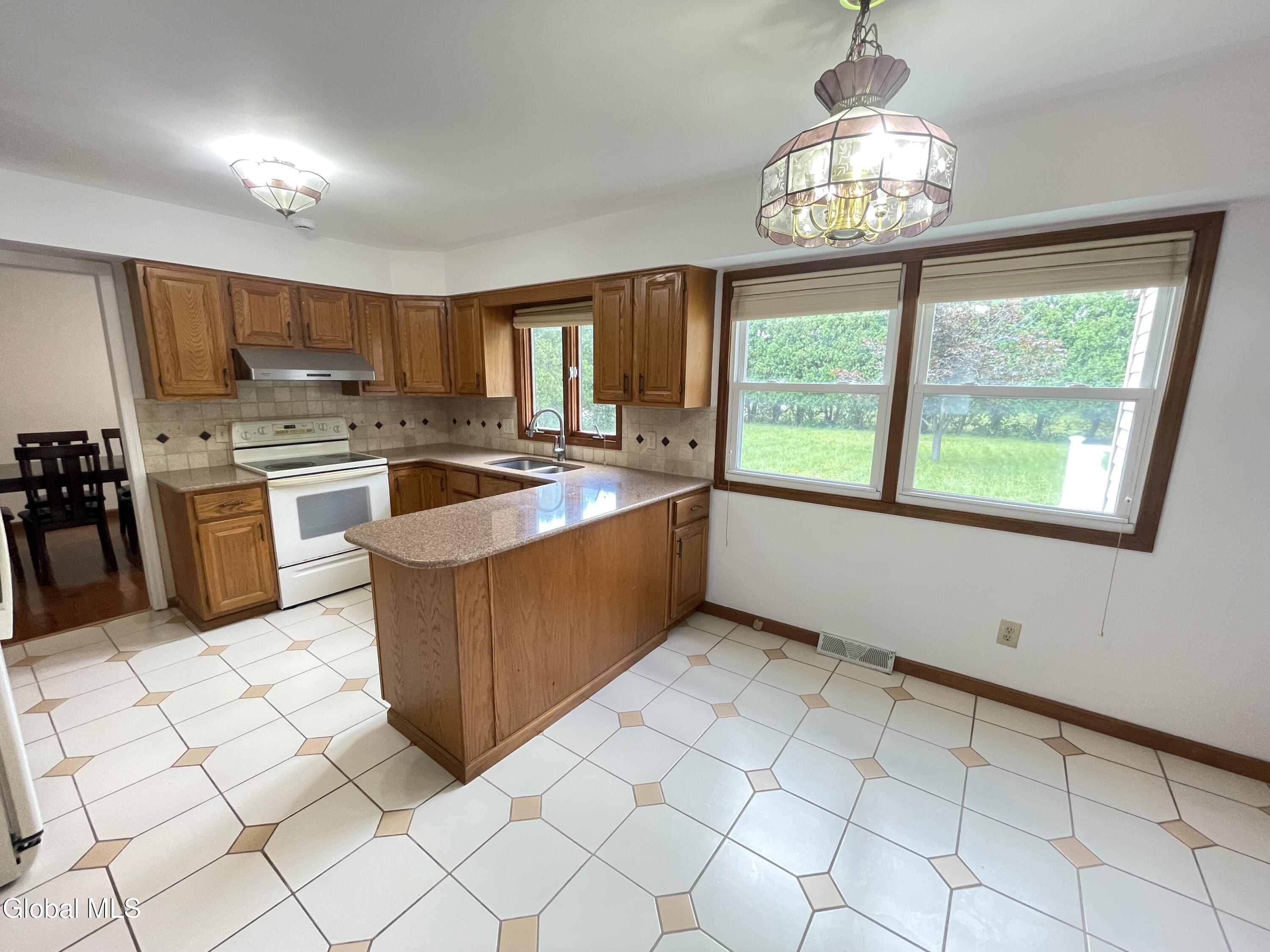 2 Brookside Court Colonie NY 12110