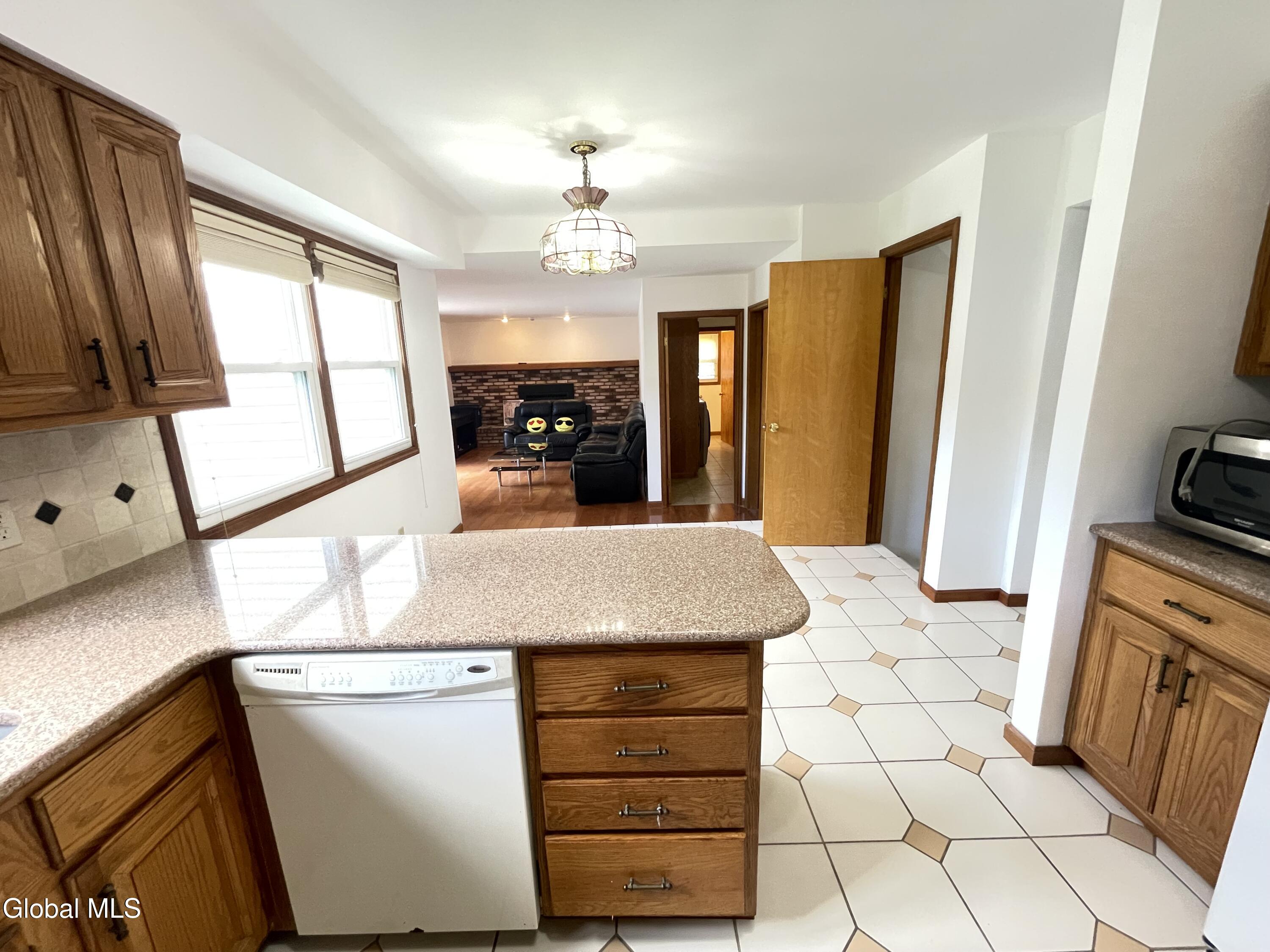 2 Brookside Court Colonie NY 12110