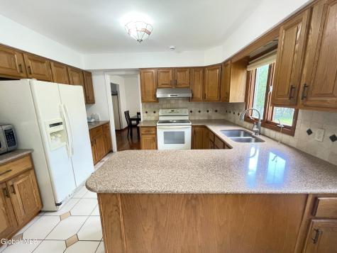 2 Brookside Court Colonie NY 12110