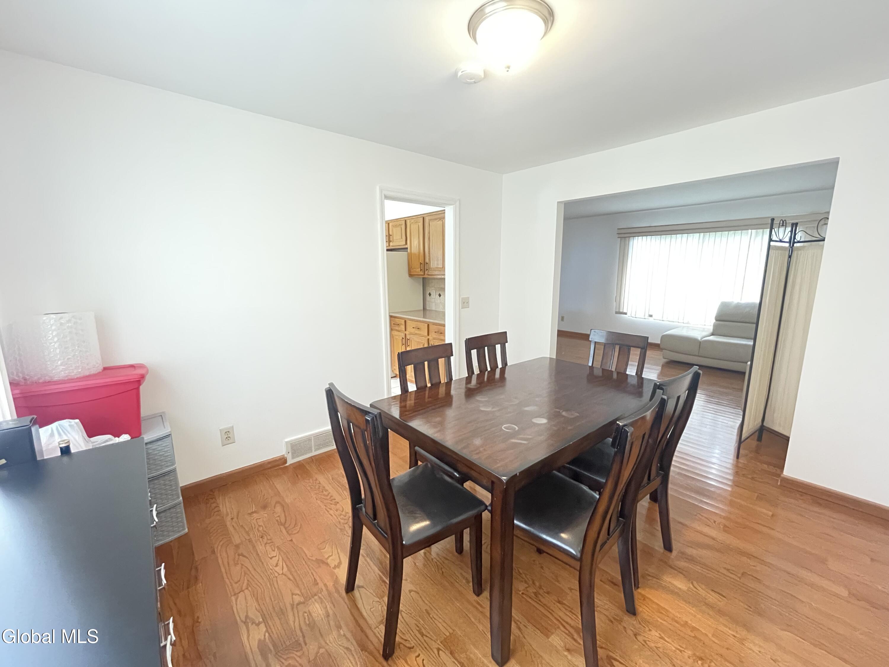 2 Brookside Court Colonie NY 12110
