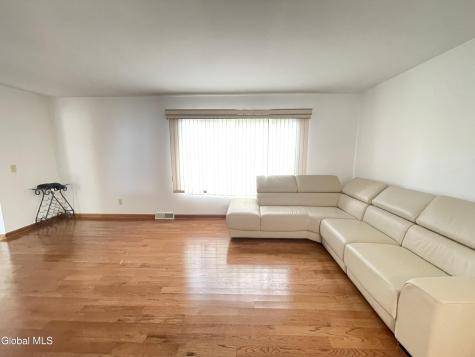 2 Brookside Court Colonie NY 12110