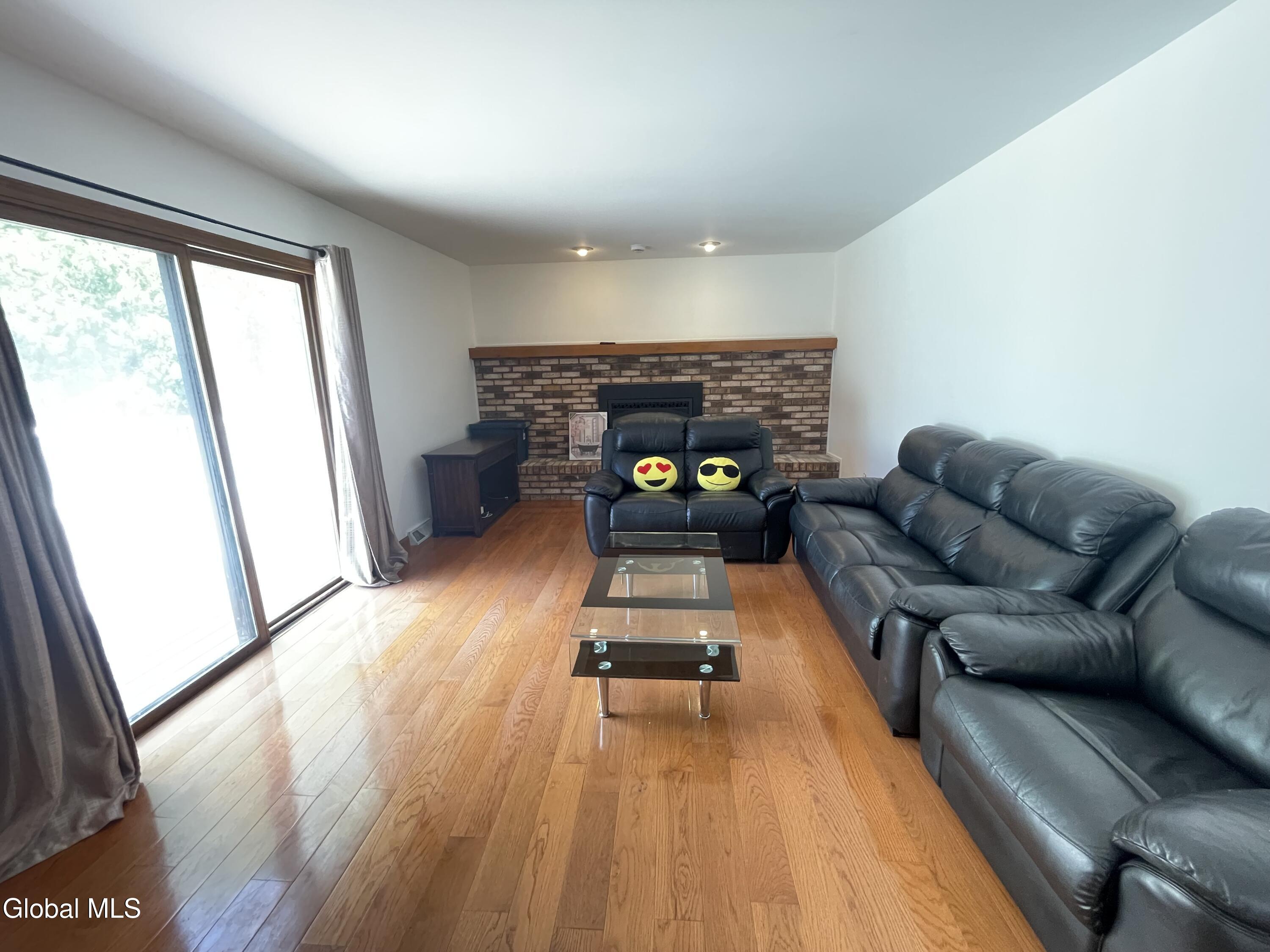 2 Brookside Court Colonie NY 12110
