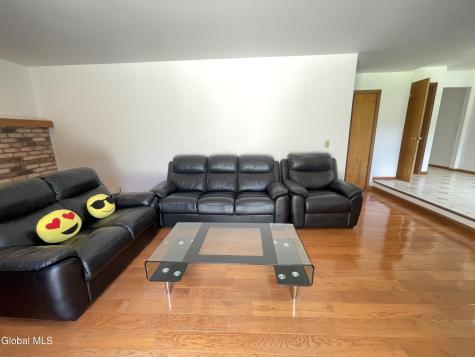 2 Brookside Court Colonie NY 12110