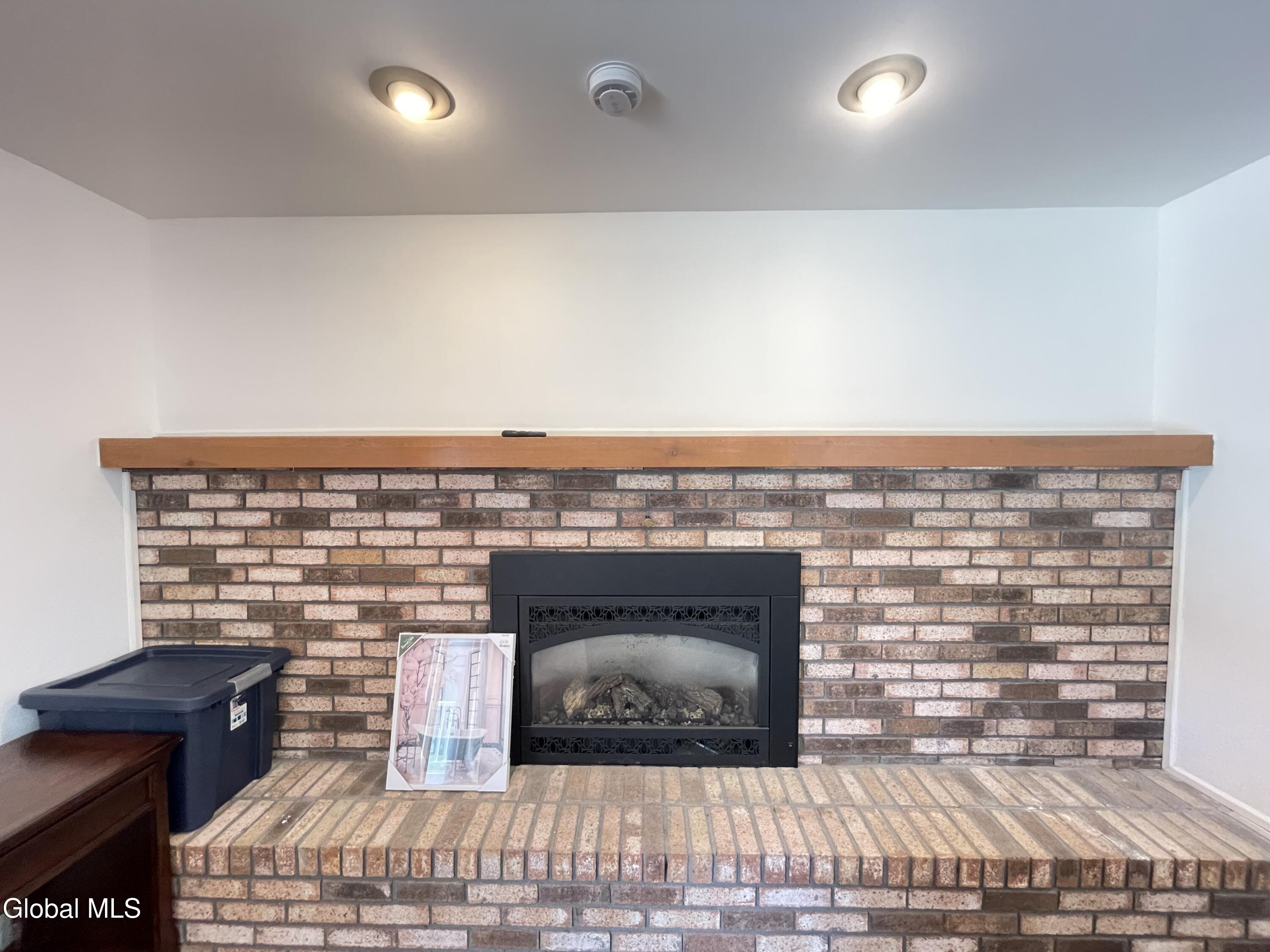 2 Brookside Court Colonie NY 12110