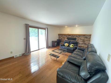 2 Brookside Court Colonie NY 12110