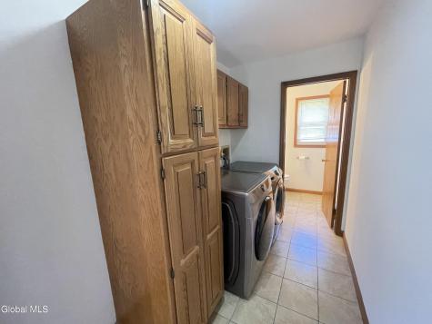 2 Brookside Court Colonie NY 12110