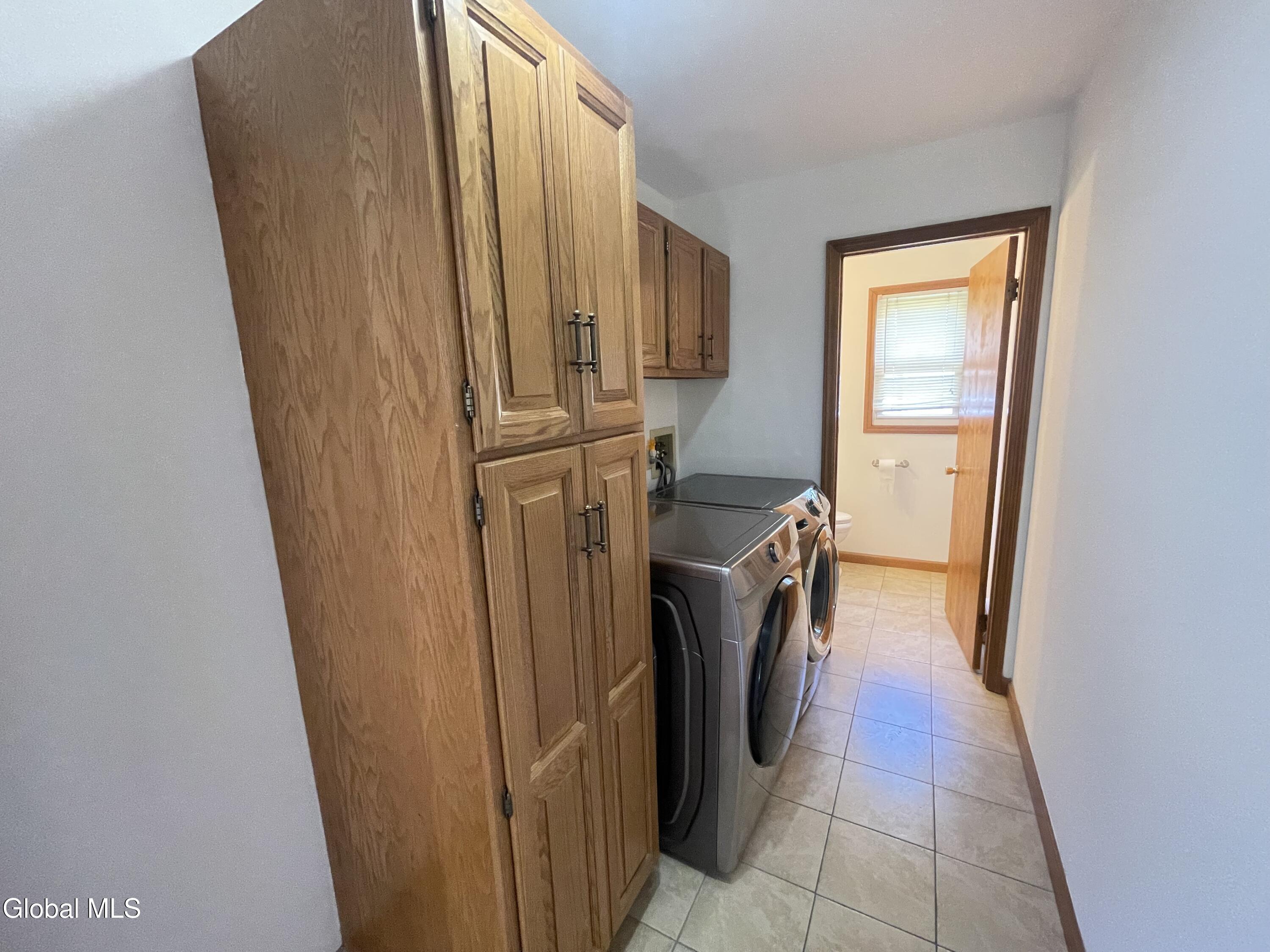 2 Brookside Court Colonie NY 12110