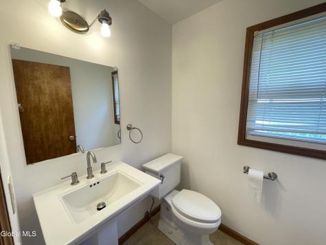 2 Brookside Court Colonie NY 12110
