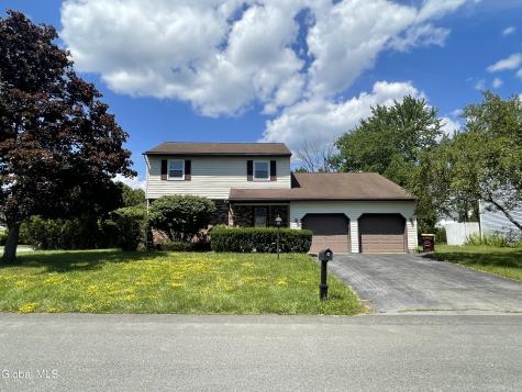 2 Brookside Court Colonie NY 12110