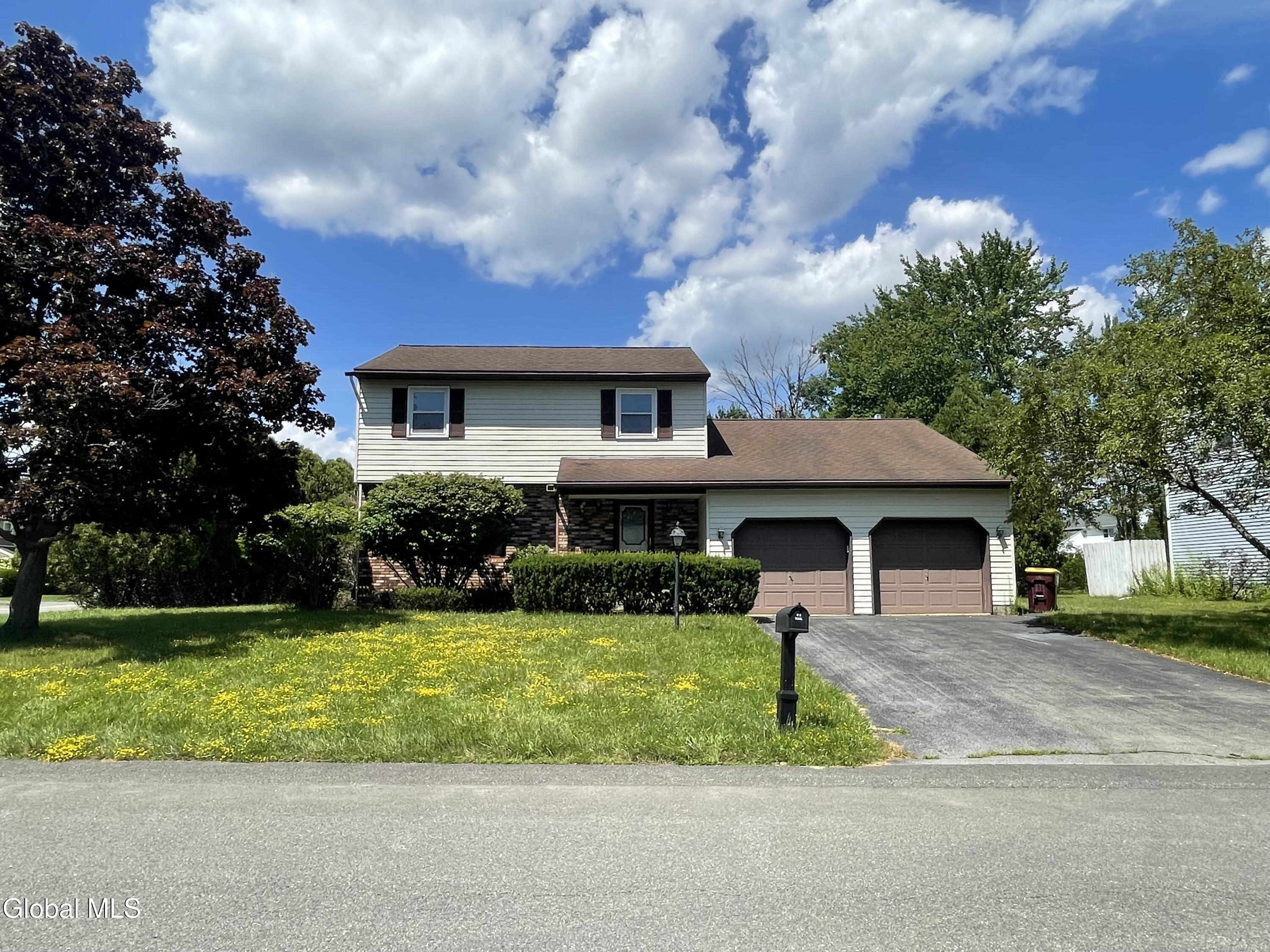 2 Brookside Court Colonie NY 12110