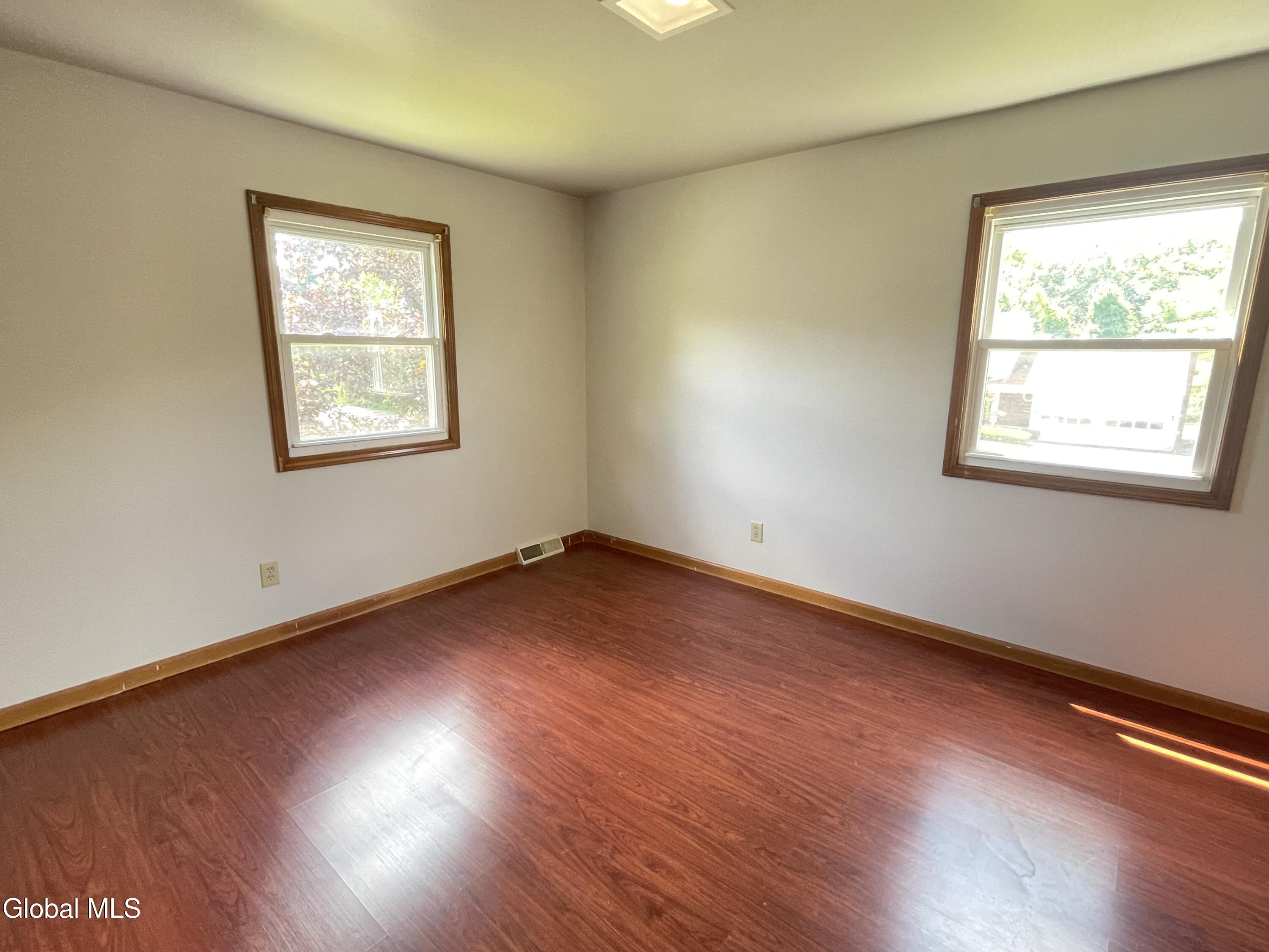 2 Brookside Court Colonie NY 12110