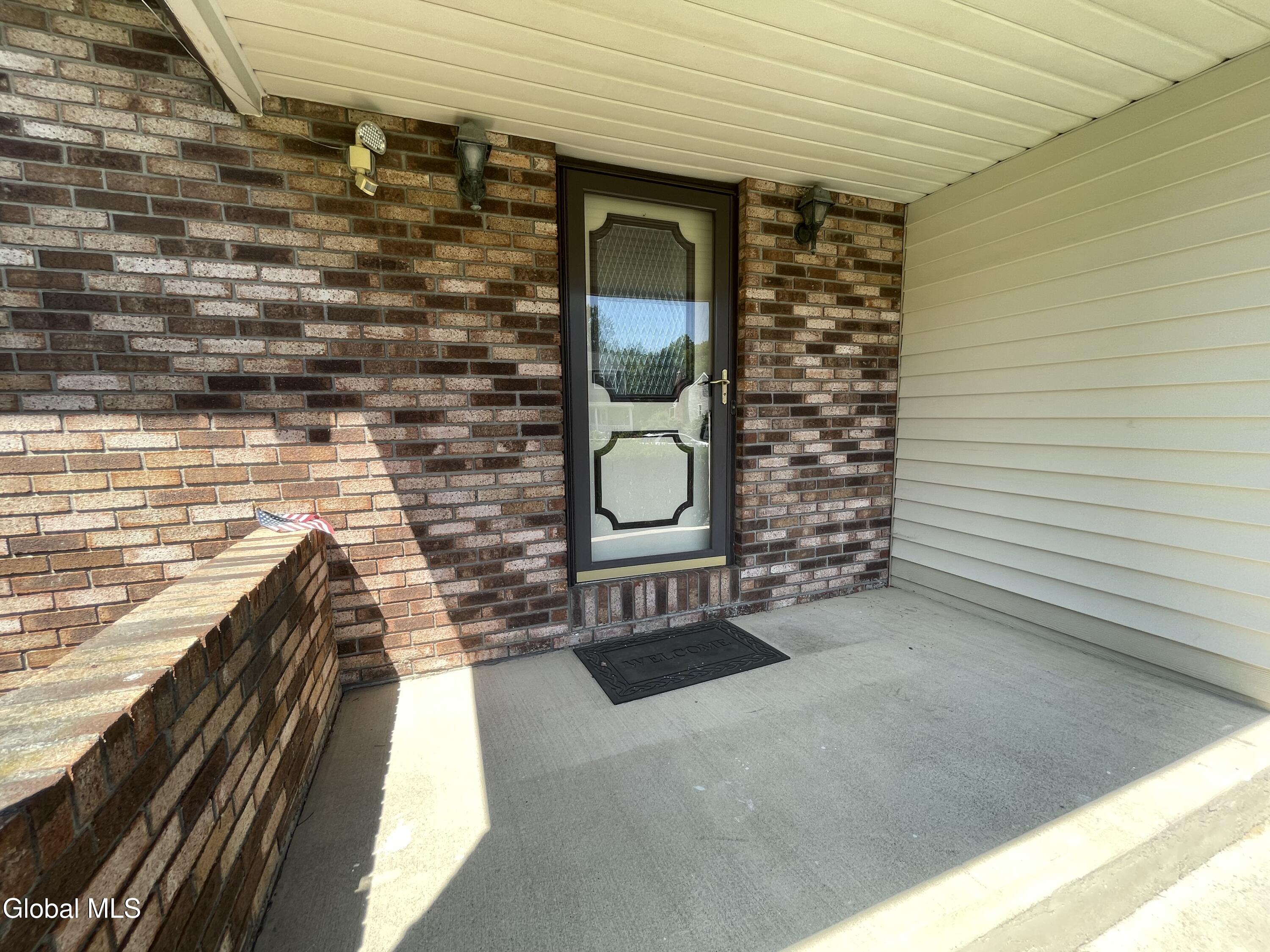 2 Brookside Court Colonie NY 12110