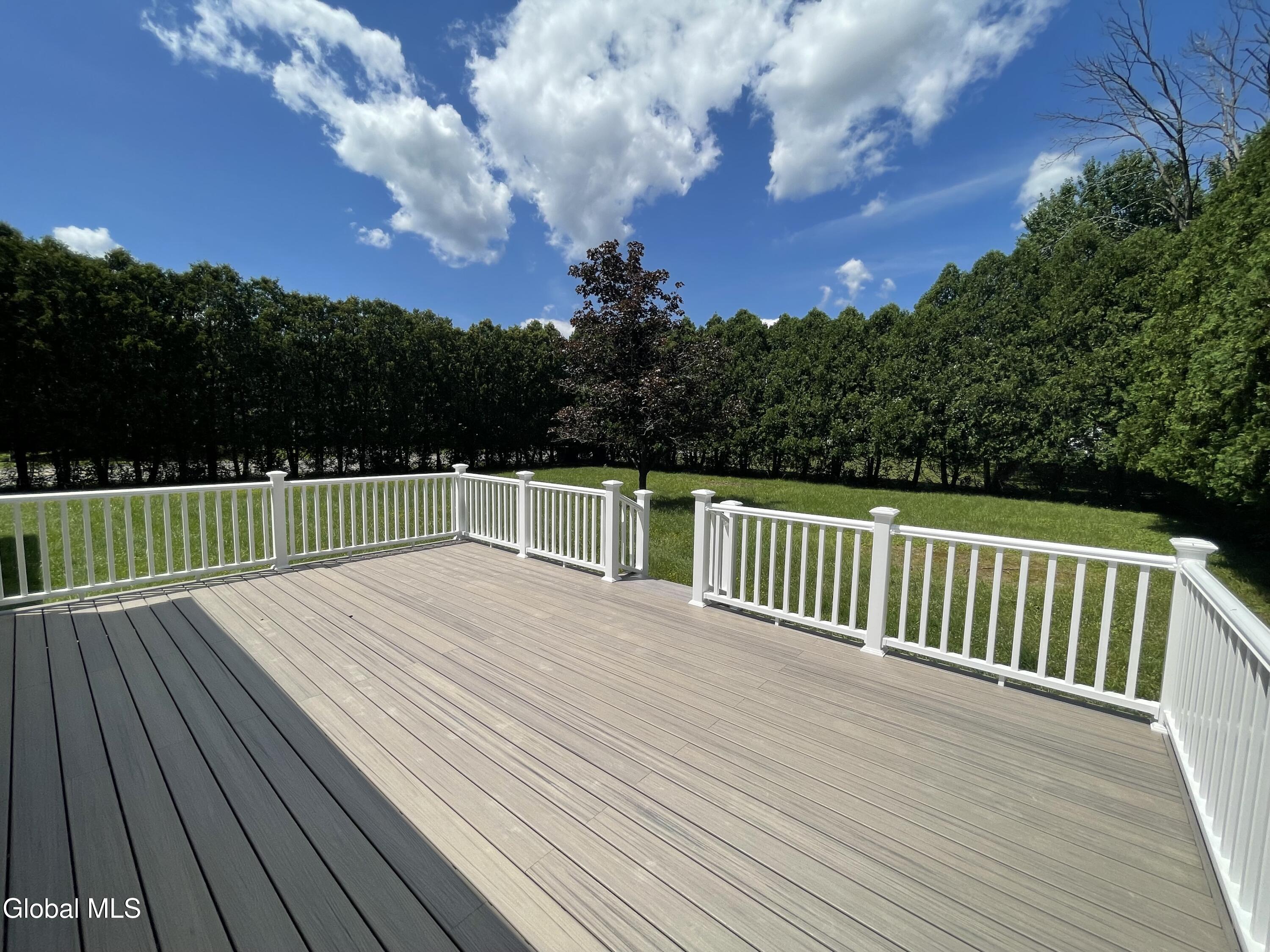 2 Brookside Court Colonie NY 12110