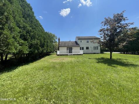 2 Brookside Court Colonie NY 12110