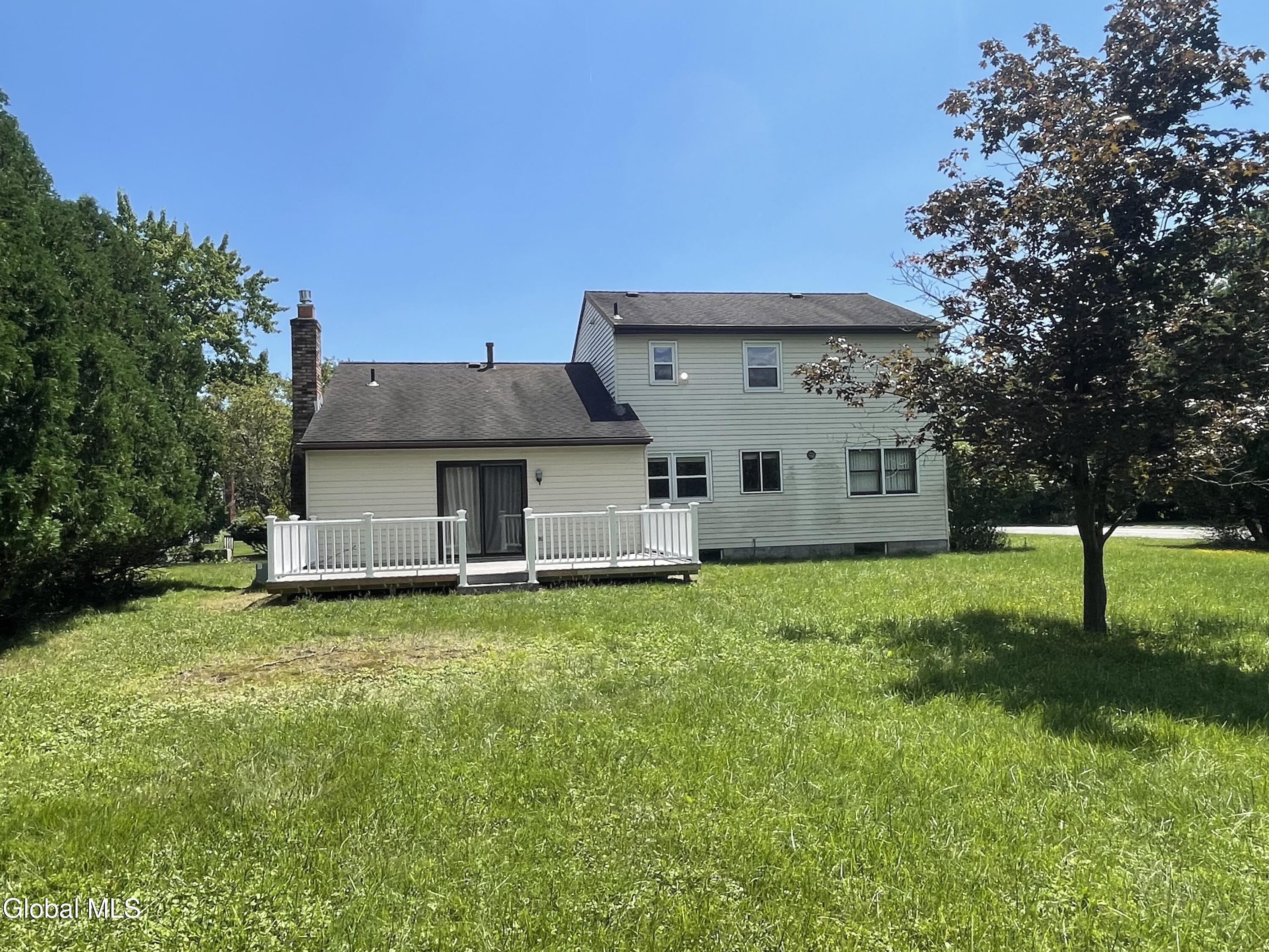 2 Brookside Court Colonie NY 12110