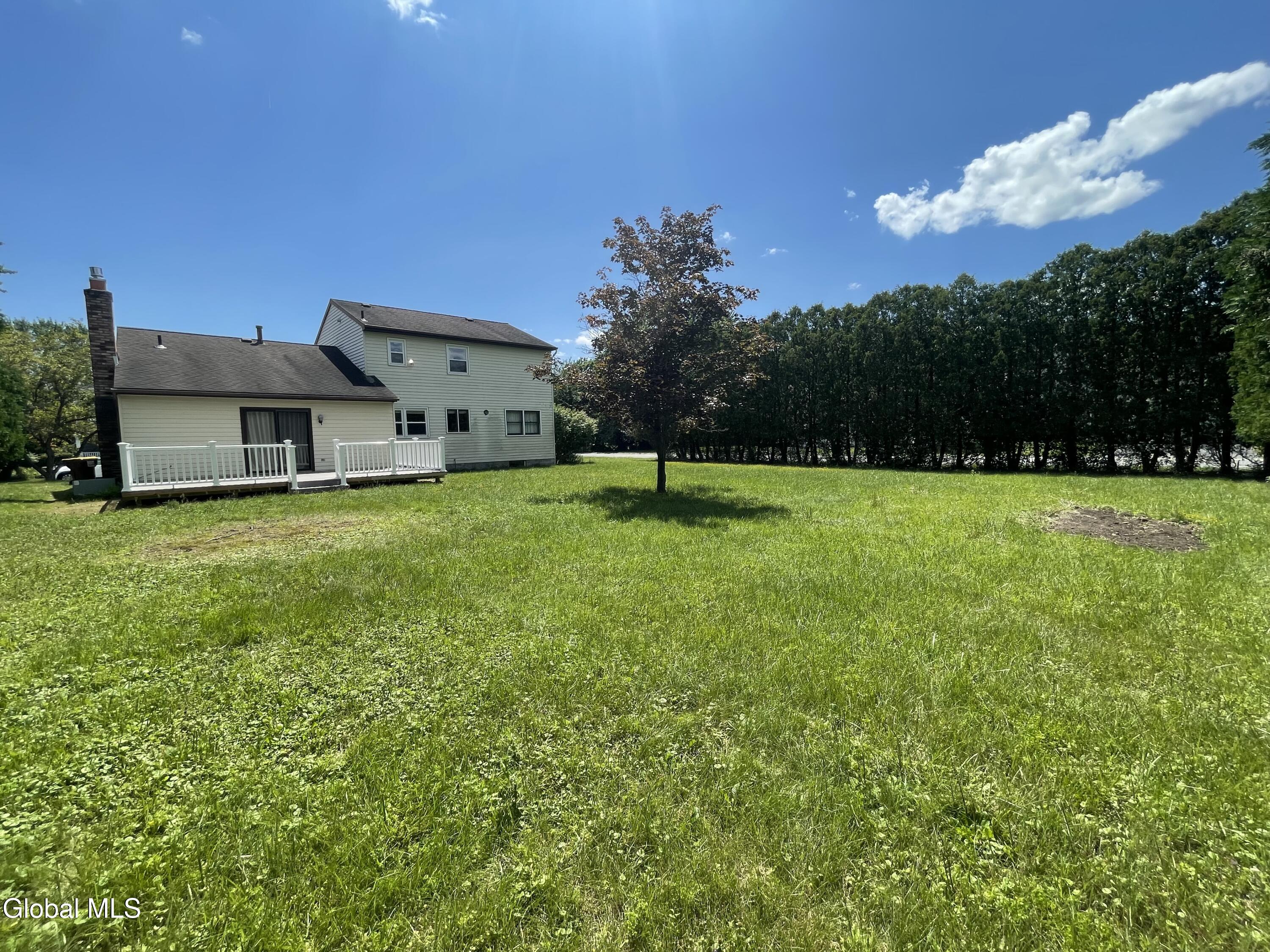 2 Brookside Court Colonie NY 12110