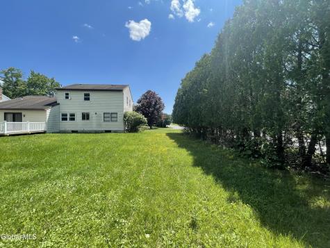 2 Brookside Court Colonie NY 12110