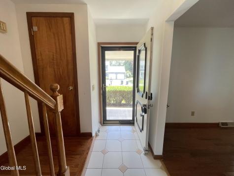 2 Brookside Court Colonie NY 12110