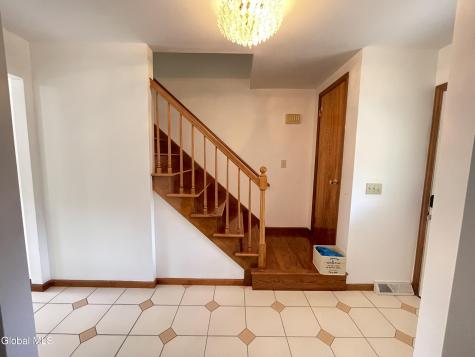 2 Brookside Court Colonie NY 12110