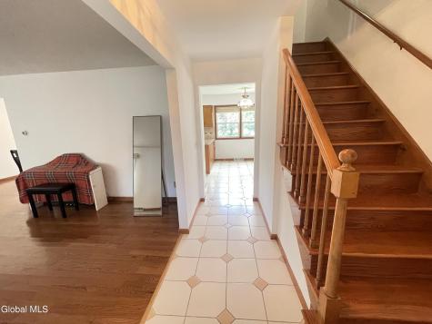 2 Brookside Court Colonie NY 12110