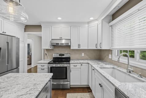 17 Montgomery Way Clifton Park NY 12065