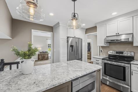 17 Montgomery Way Clifton Park NY 12065