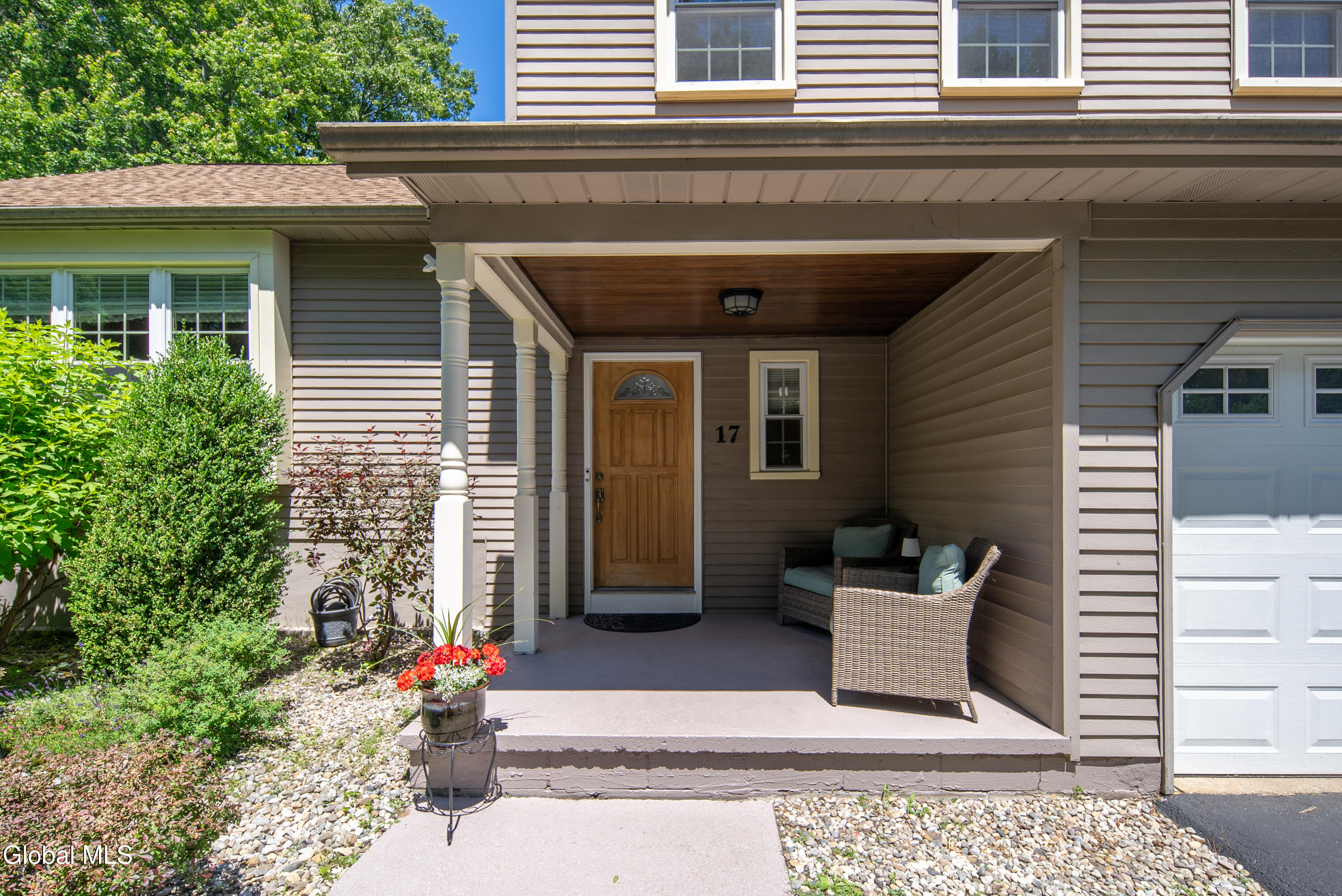 17 Montgomery Way Clifton Park NY 12065