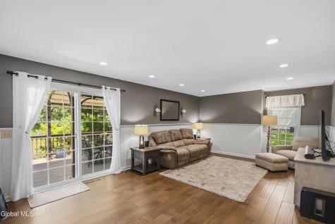 17 Montgomery Way Clifton Park NY 12065