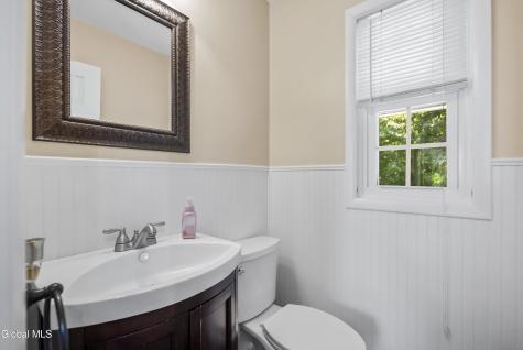 17 Montgomery Way Clifton Park NY 12065