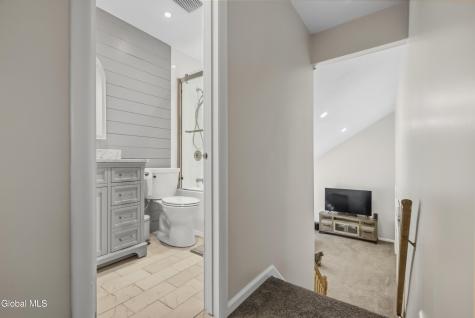 17 Montgomery Way Clifton Park NY 12065