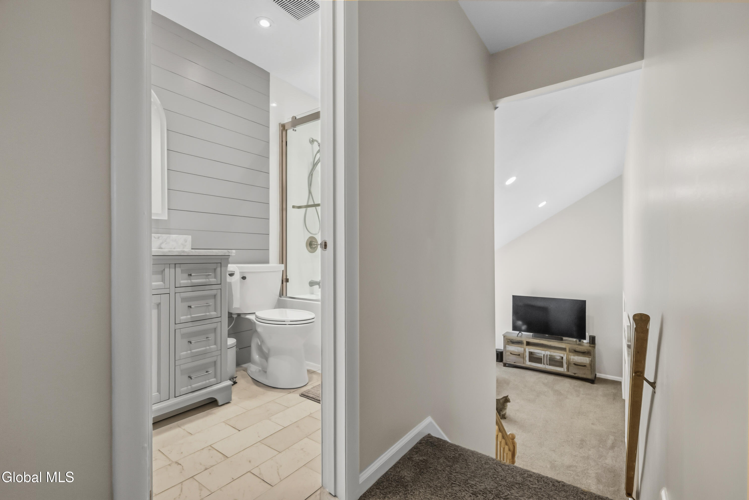 17 Montgomery Way Clifton Park NY 12065