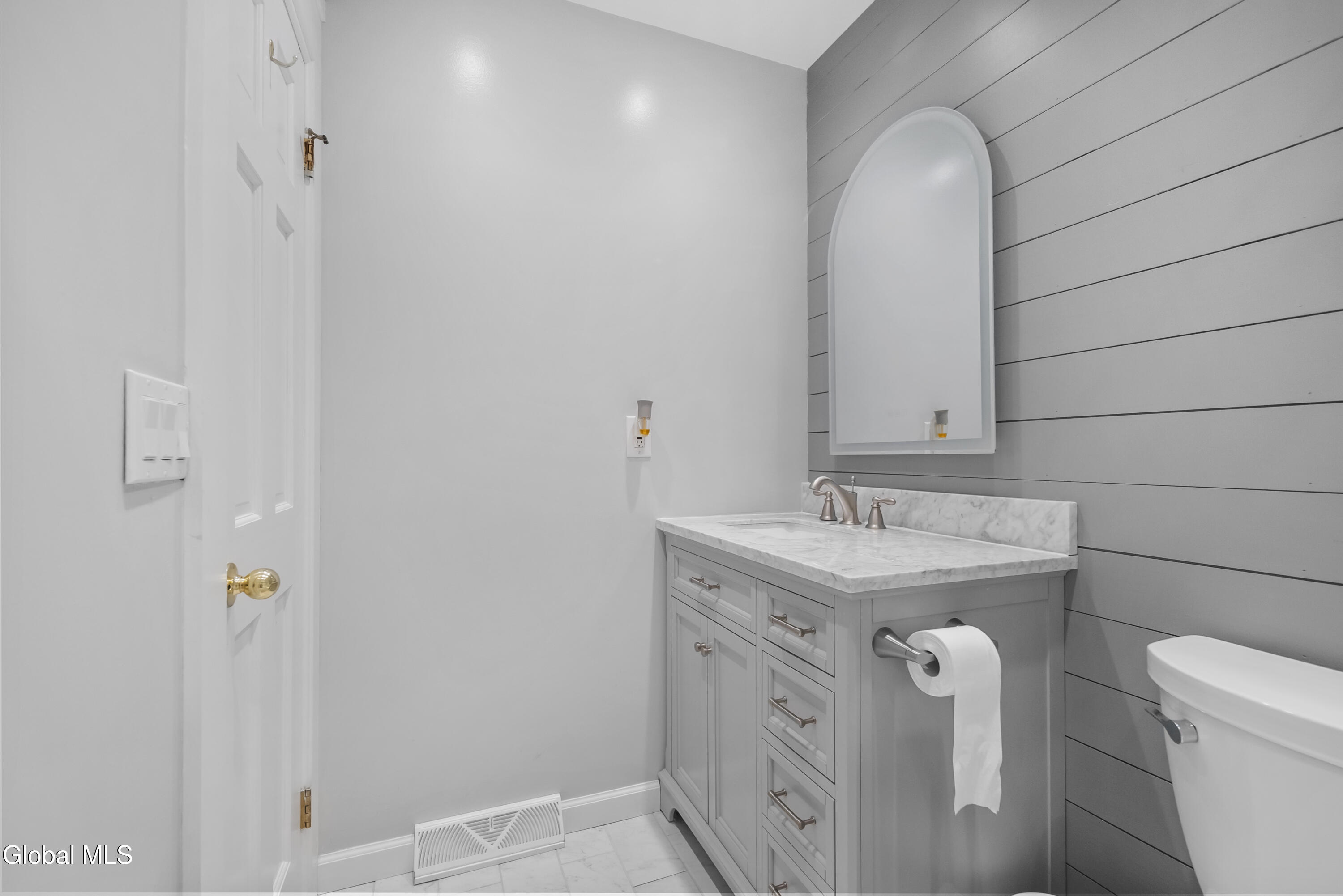 17 Montgomery Way Clifton Park NY 12065