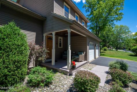 17 Montgomery Way Clifton Park NY 12065