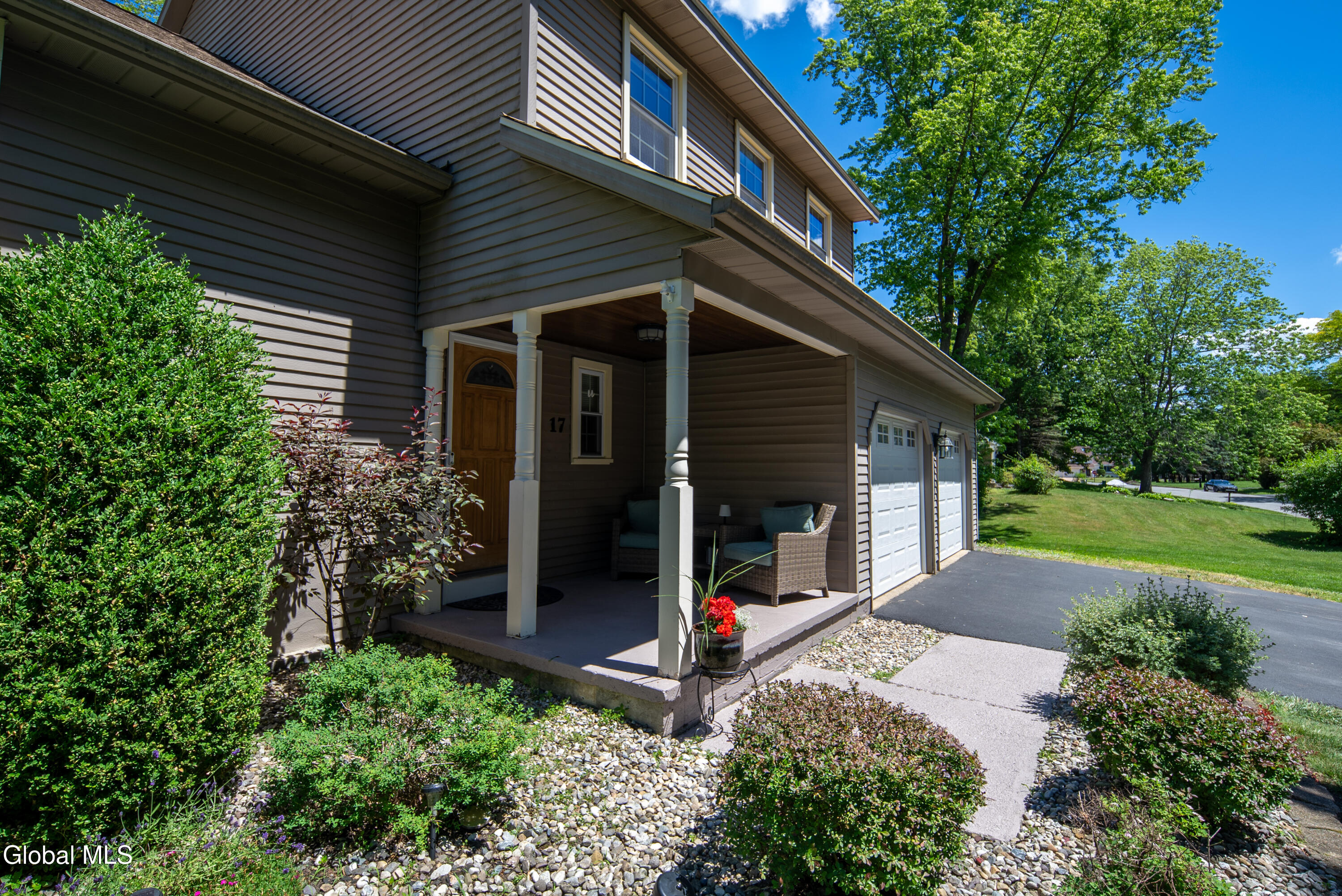 17 Montgomery Way Clifton Park NY 12065