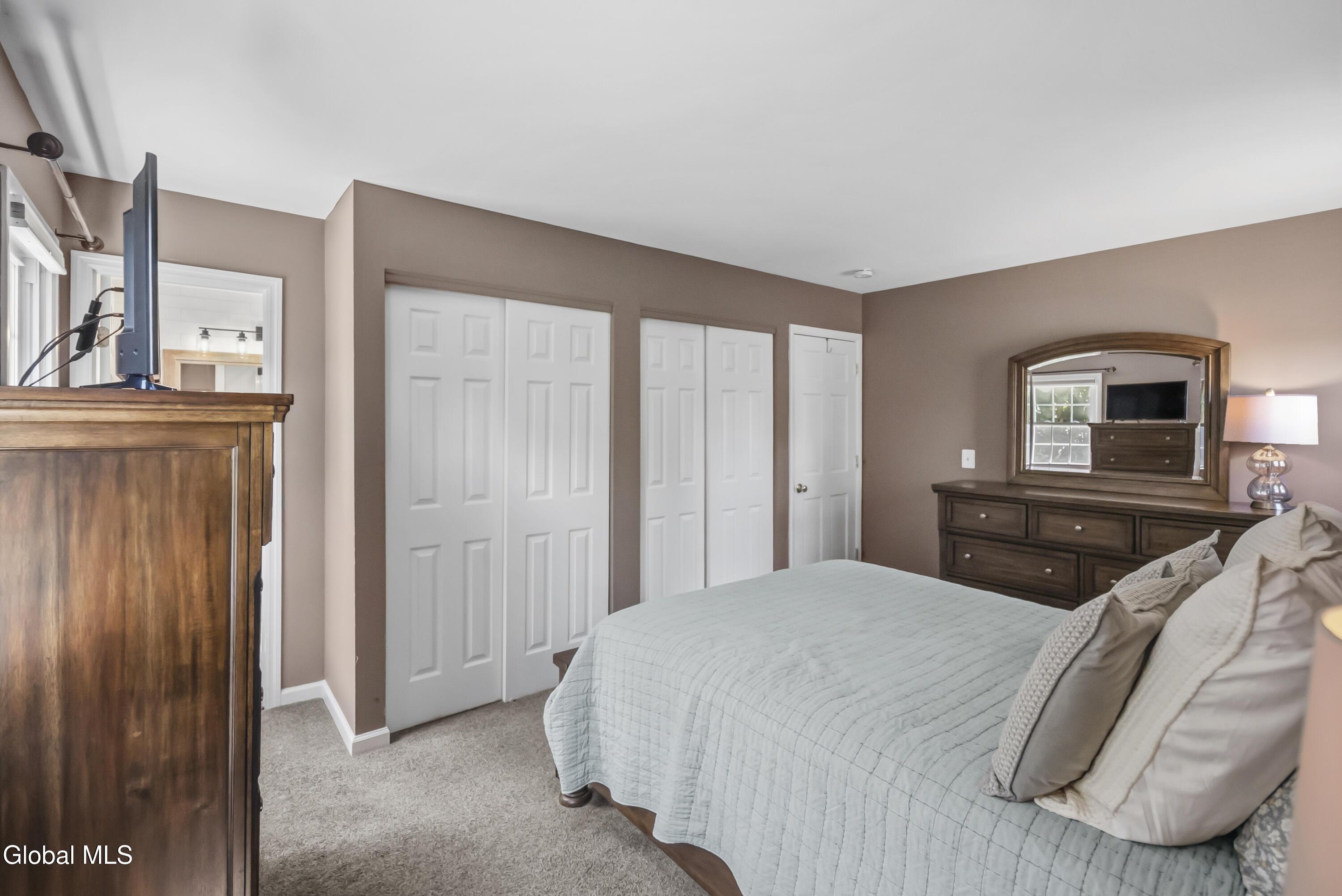 17 Montgomery Way Clifton Park NY 12065