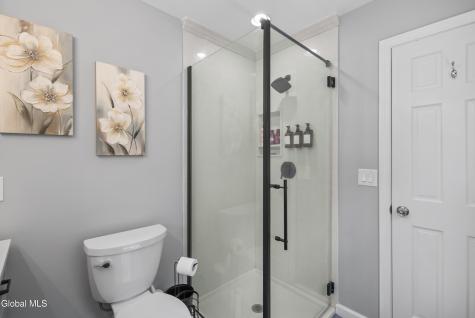 17 Montgomery Way Clifton Park NY 12065