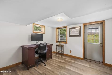 17 Montgomery Way Clifton Park NY 12065