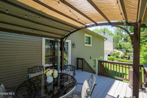 17 Montgomery Way Clifton Park NY 12065