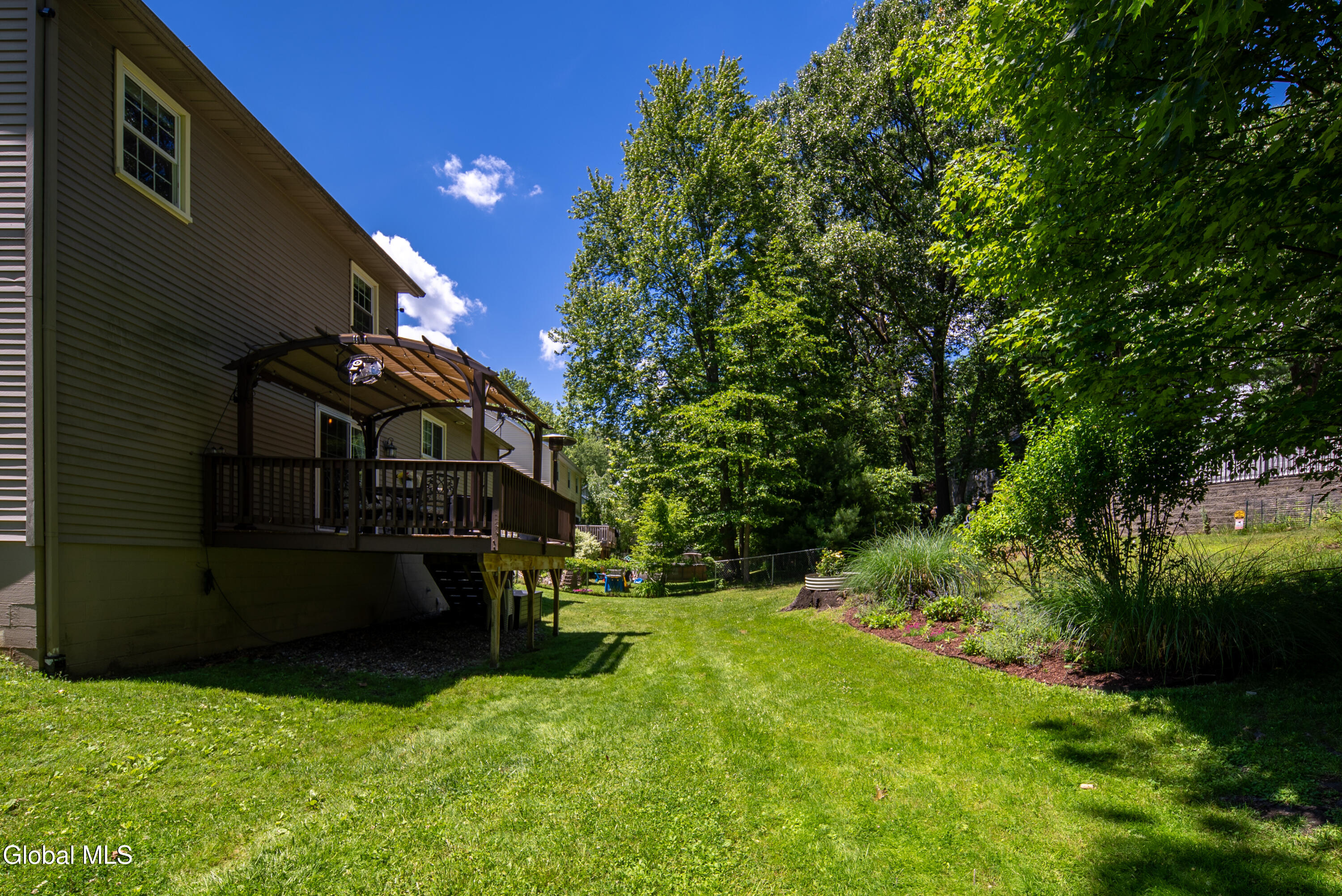 17 Montgomery Way Clifton Park NY 12065