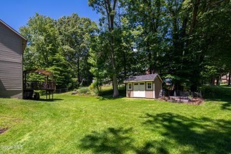 17 Montgomery Way Clifton Park NY 12065