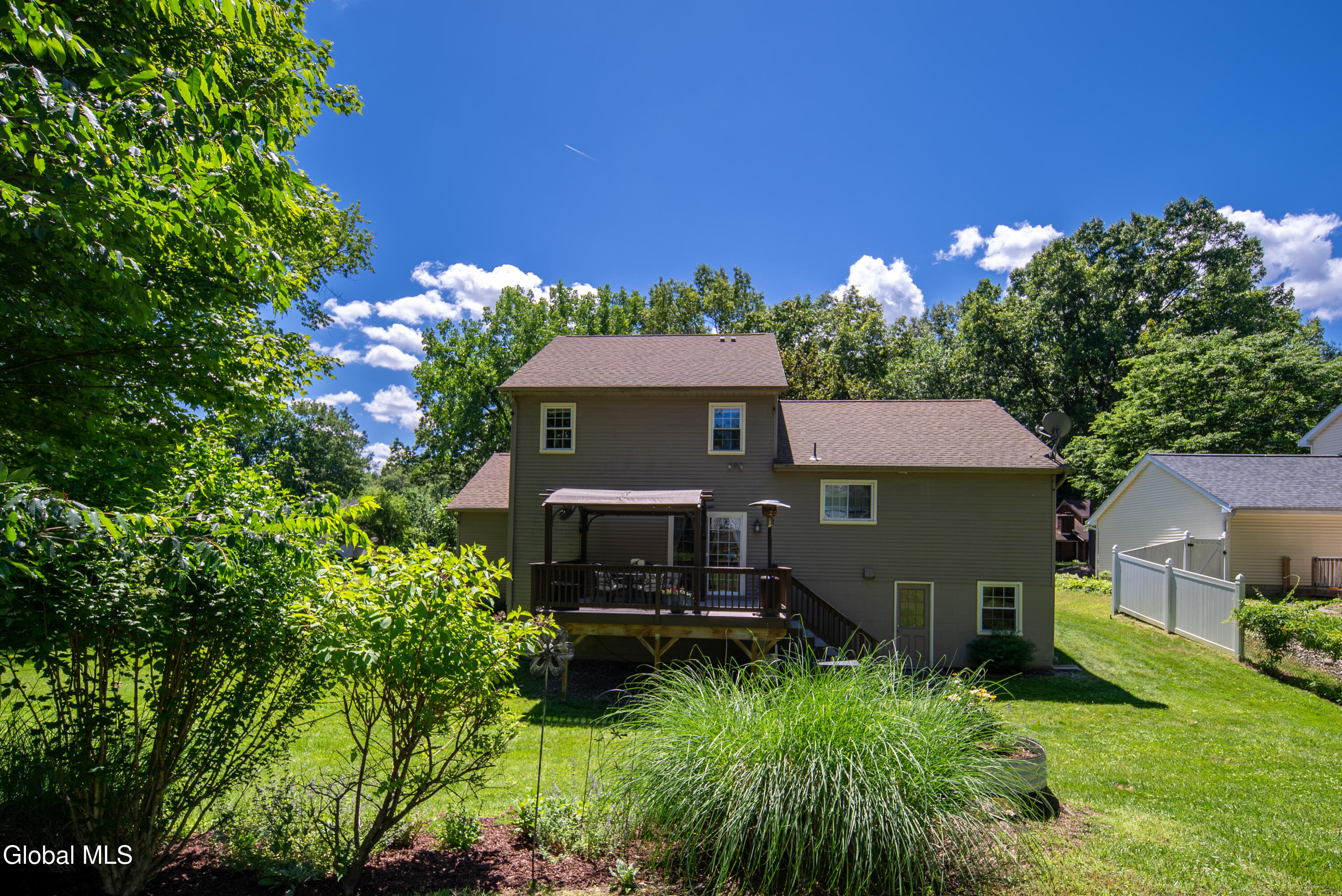 17 Montgomery Way Clifton Park NY 12065