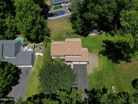 17 Montgomery Way Clifton Park NY 12065
