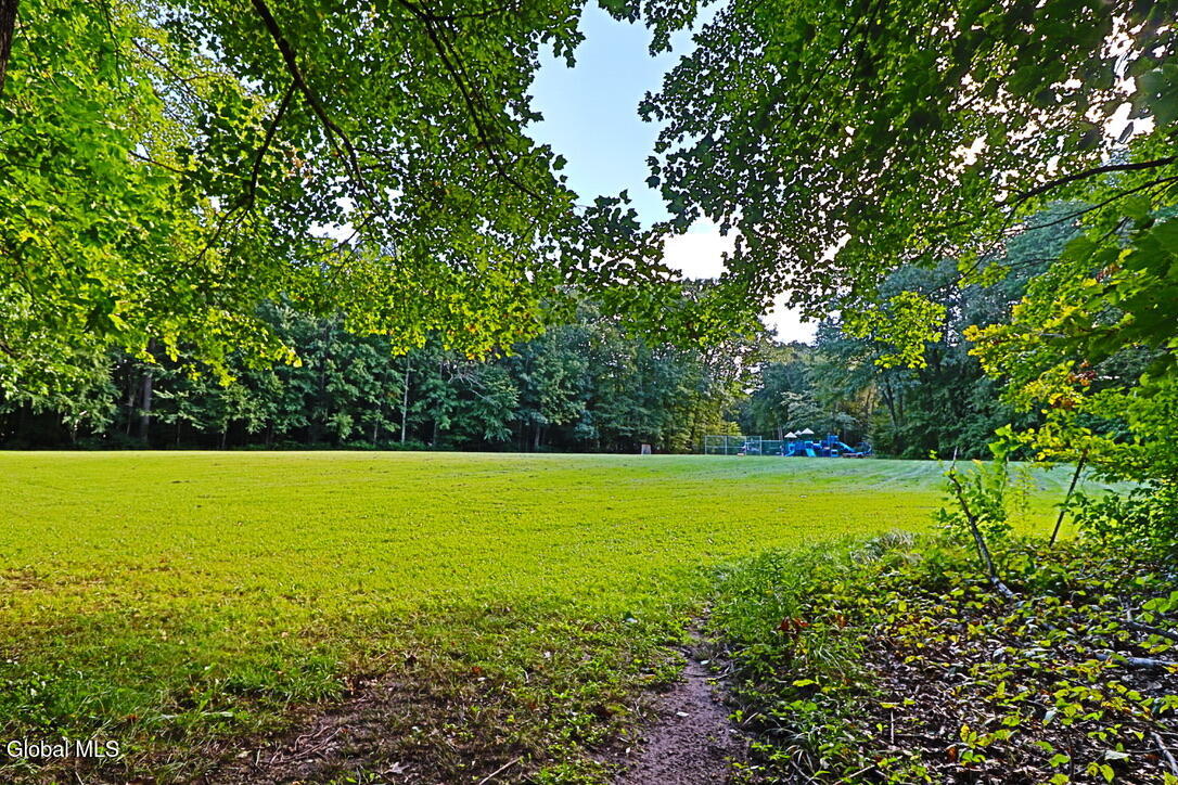 17 Montgomery Way Clifton Park NY 12065